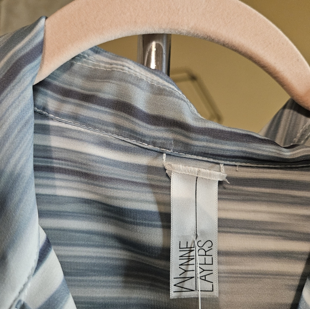 Live Listing: Wynne Layers Blue and White Striped Light Jacket Size M/L - Picture 4 of 6
